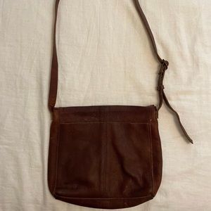 Duluth Trading Brown Pebbled Leather Saddle Sling Crossbody Shoulder Bag Purse